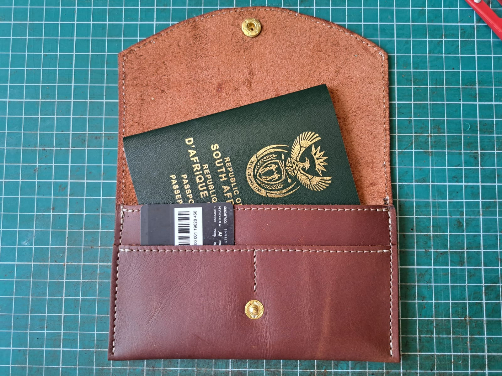 Osonjiva Passport Holder