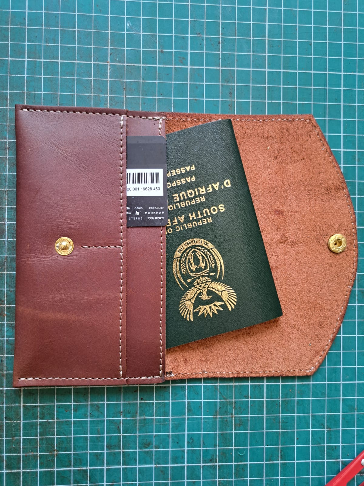 Osonjiva Passport Holder