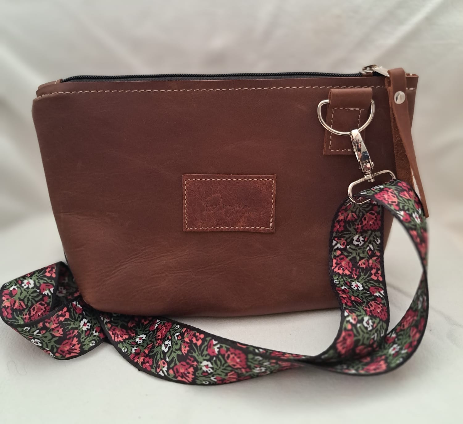 Osonjiva Medium Sling Bag