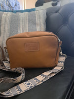 Load image into Gallery viewer, Osonjiva Square Crossbody Bag
